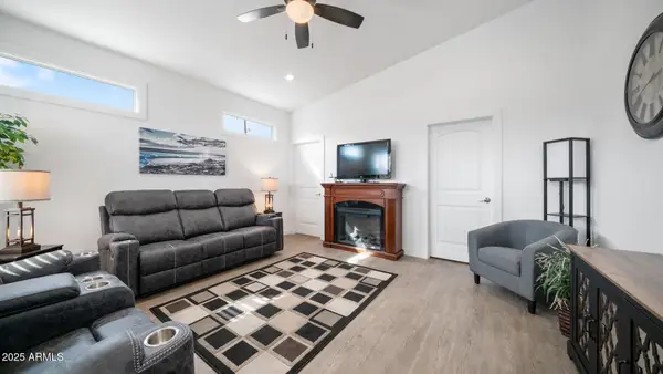 724 Emerald Drive, Apache Junction, AZ 85119