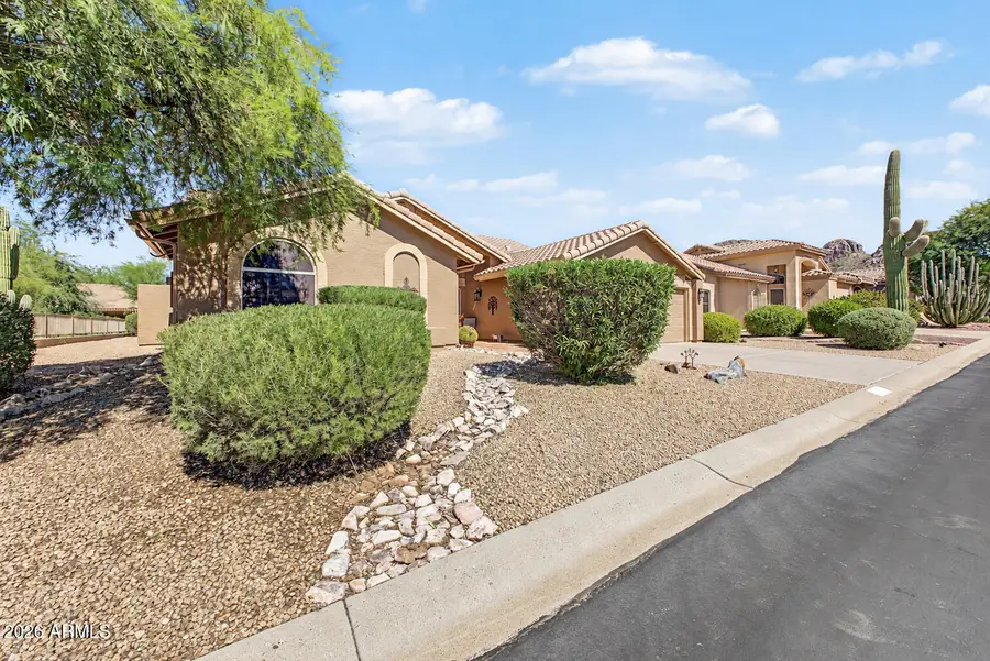 8956 E Saguaro Blossom Road, Gold Canyon, AZ 85118 - #3