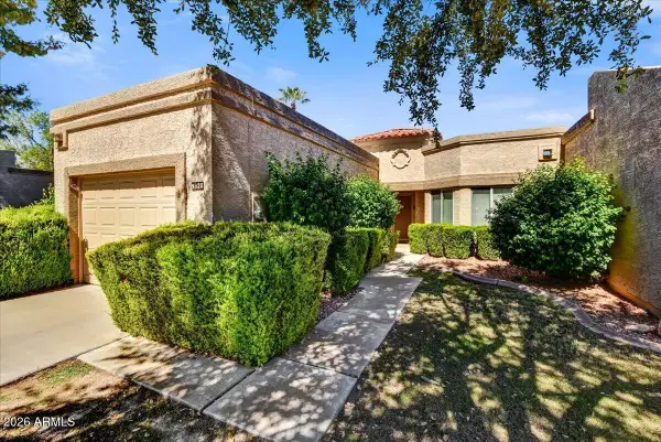 9820 W Kerry Lane, Peoria, AZ 85382