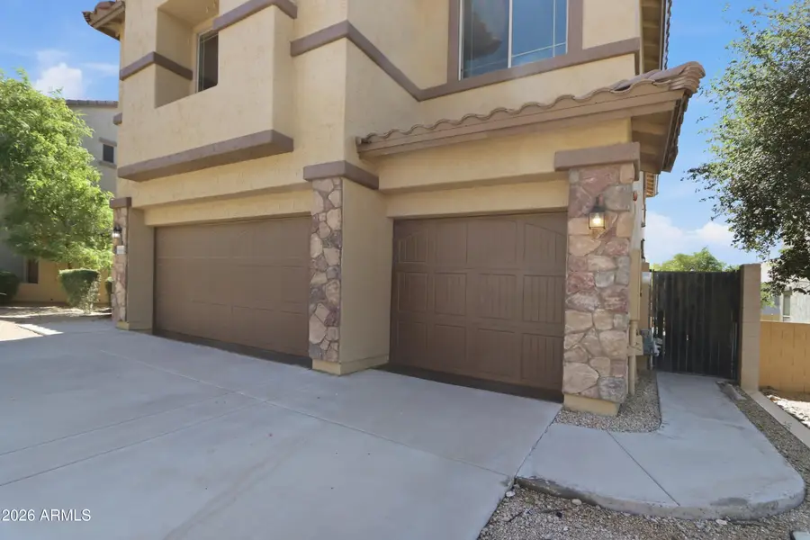 9011 W Red Fox Road, Peoria, AZ 85383 - #2