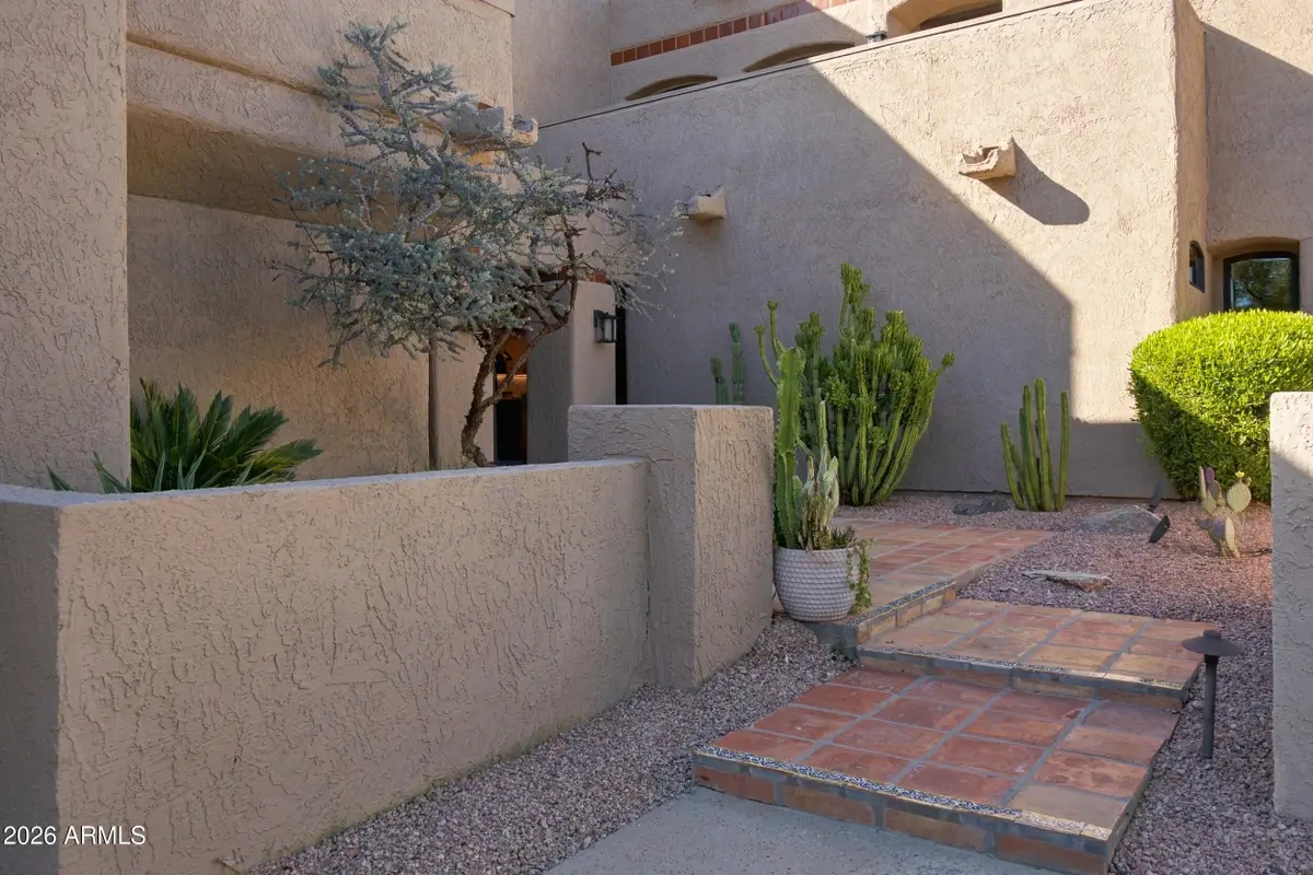 2626 E Arizona Biltmore Circle #18, Phoenix, AZ 85016 - #1