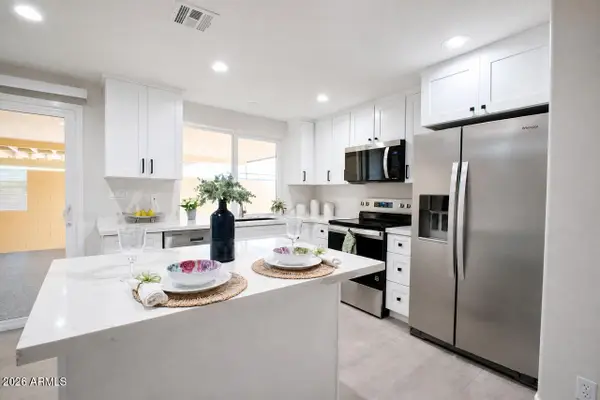 552 N Hobson Plaza, Mesa, AZ 85203