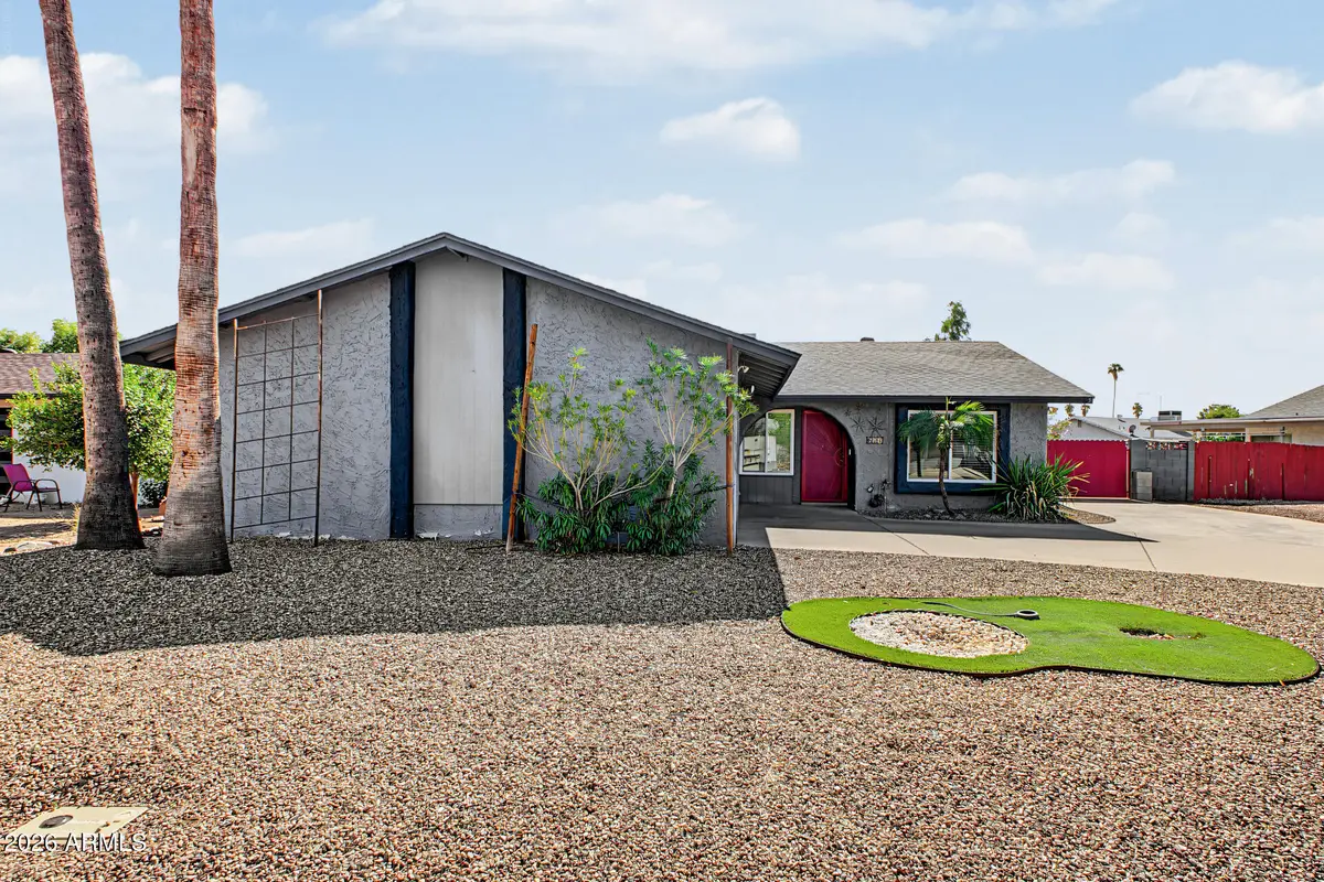 637 W Garnet Avenue, Mesa, AZ 85210 - #1