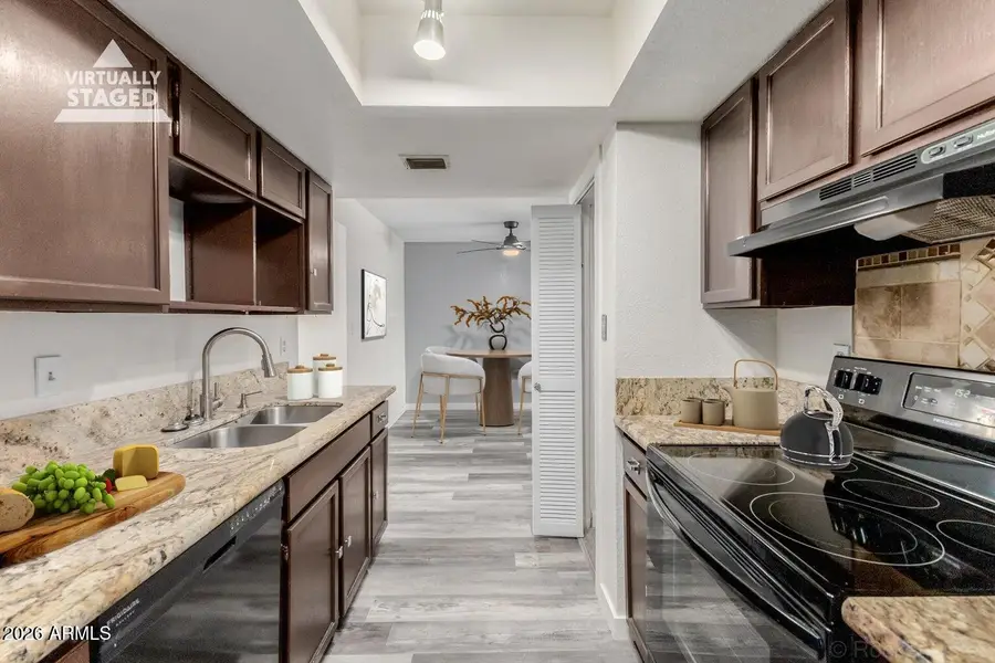 4211 E Palm Lane #208, Phoenix, AZ 85008 - #2