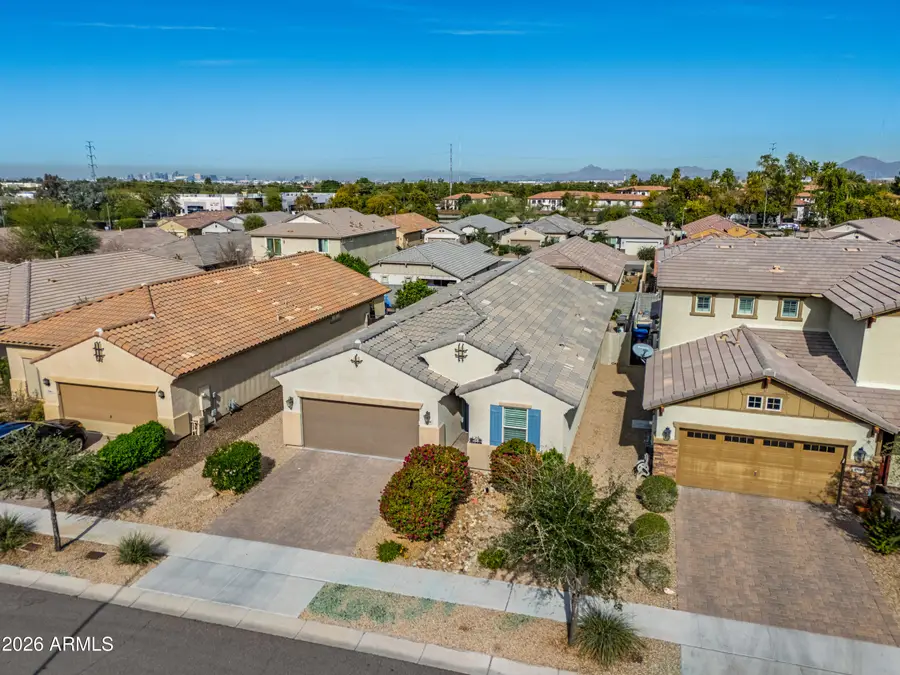 3710 E Branham Lane, Phoenix, AZ 85042 - #3