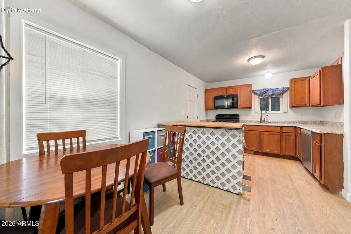211 W Northern Avenue, Coolidge, AZ 85128 - #1