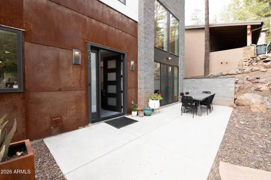 907 W Montvale Avenue, Flagstaff, AZ 86001 - #2