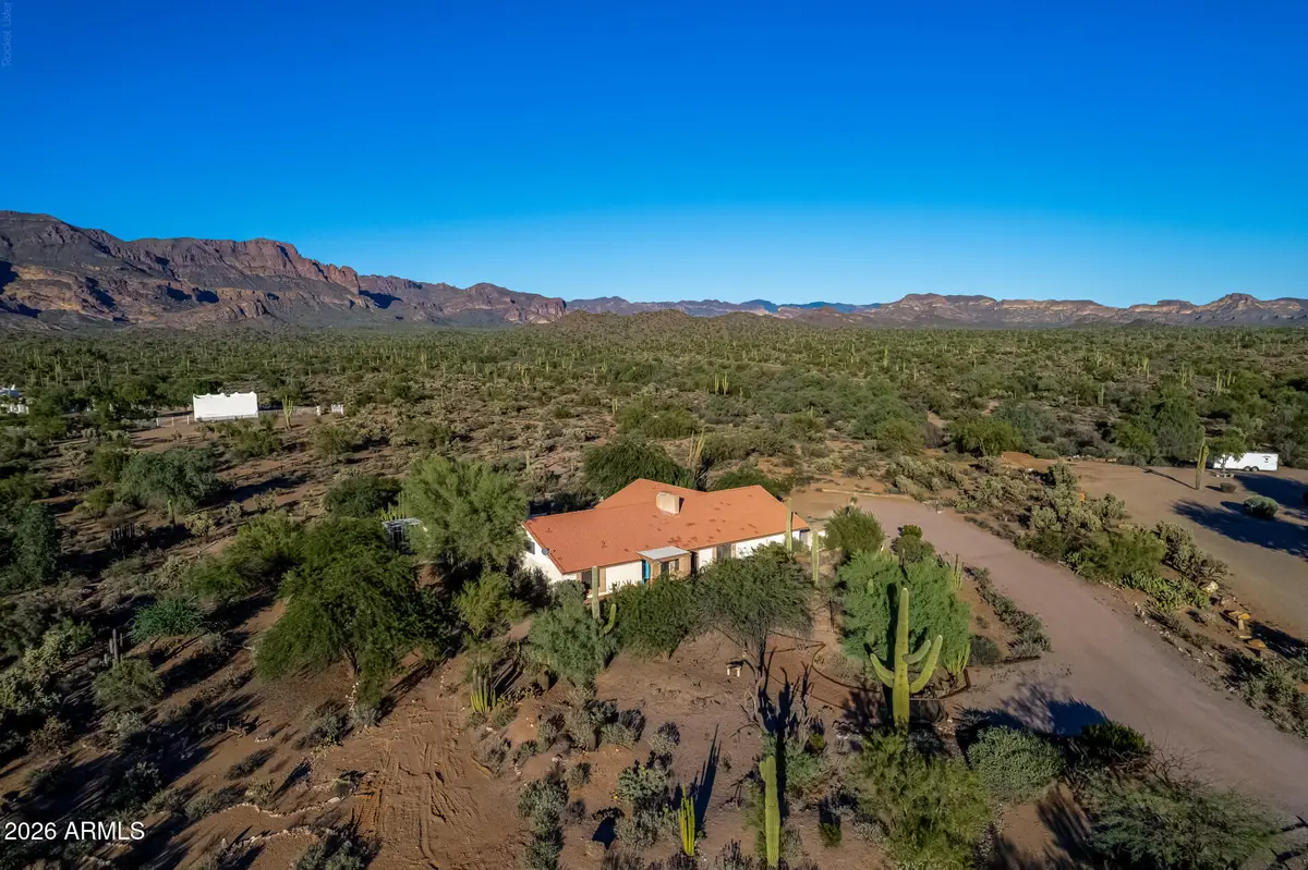 11086 E Hummingbird Lane, Gold Canyon, AZ 85118 - #1