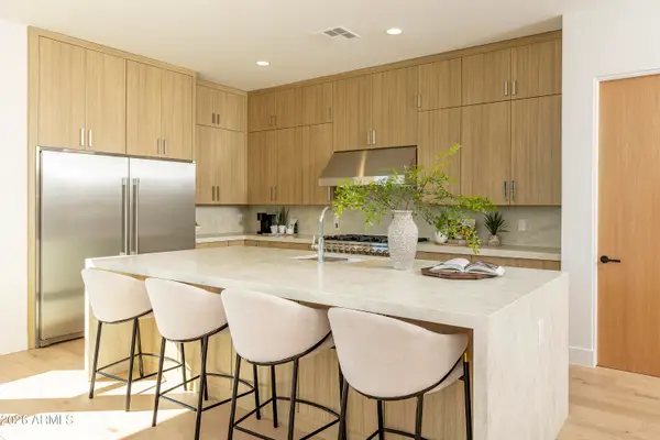 3021 E Rosemonte Drive, Phoenix, AZ 85050