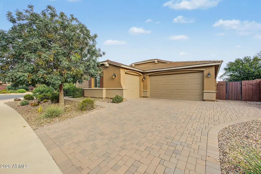 401 W Basswood Avenue, San Tan Valley, AZ 85140 - #3