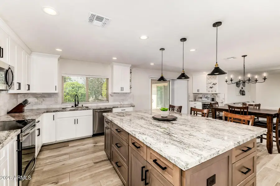 10914 W Saratoga Circle, Sun City, AZ 85351 - #2