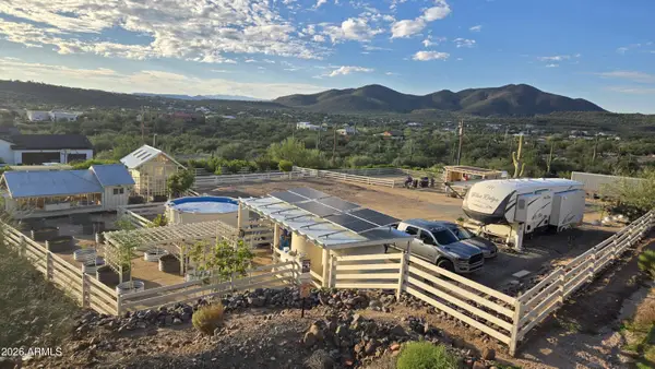 48735 N 1st Avenue, New River, AZ 85087