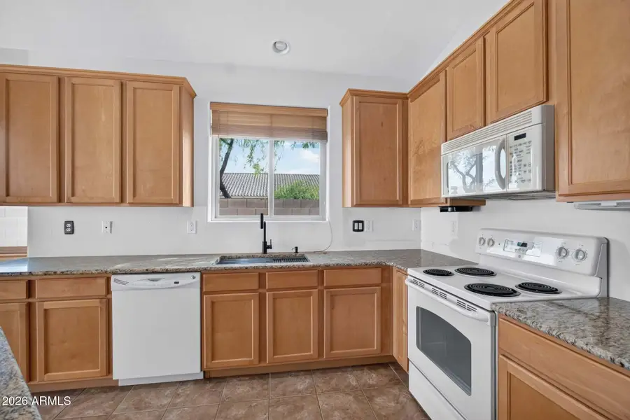 1518 E Fontana Drive, Casa Grande, AZ 85122 - #3