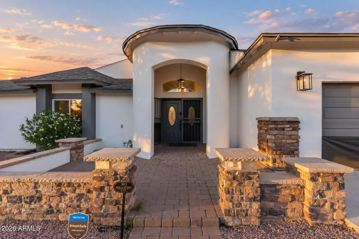 3202 E Oregon Avenue, Phoenix, AZ 85018 - #1