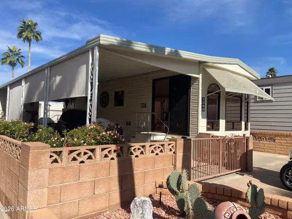 1340 W Inuit Drive, Apache Junction, AZ 85119