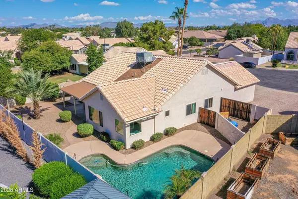 944 N Owl Circle, Gilbert, AZ 85234