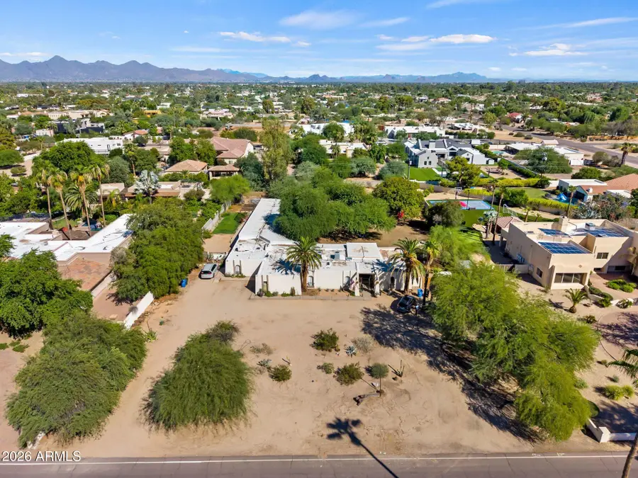 9827 N 56th Street, Paradise Valley, AZ 85253 - #3