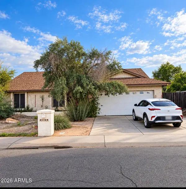 2109 W Silvergate Drive, Chandler, AZ 85224