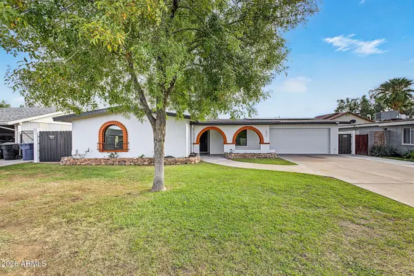 2911 E Caballero Street, Mesa, AZ 85213