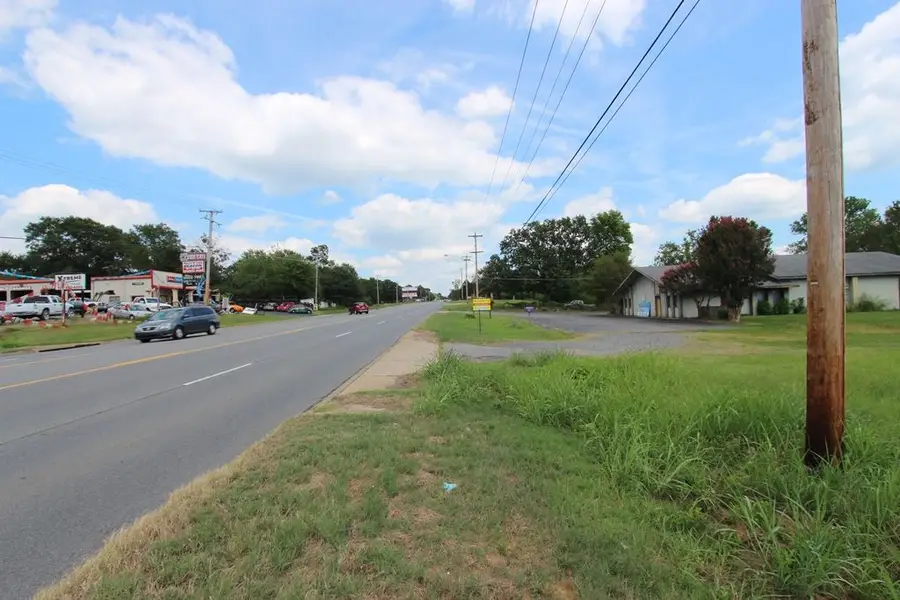 2415 E Oak Street, Conway, AR 72032 - Image #3