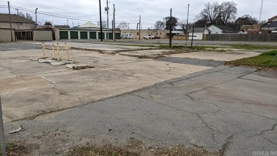 221 E Fordyce St, England, AR 72046 - Image #2