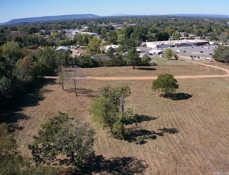 1550 E Harding Hwy 9, Morrilton, AR 72110 - Image #2