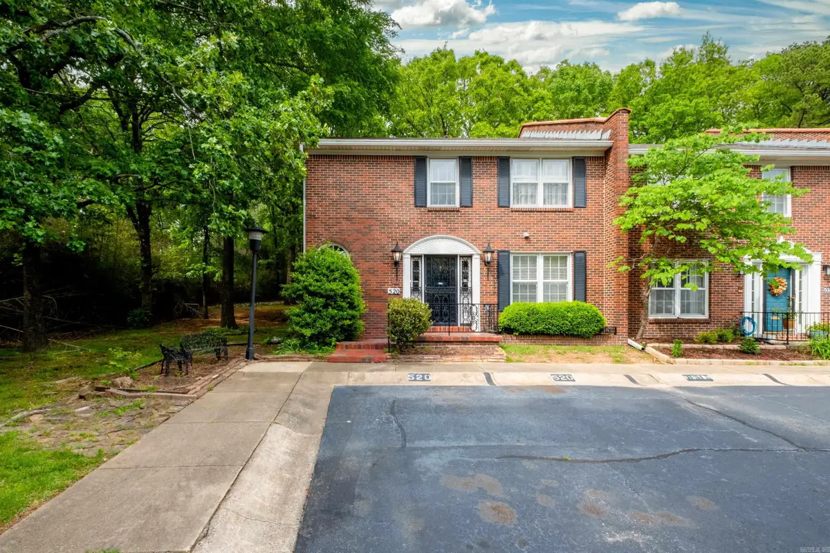 520 Cambridge Place Dr, Little Rock, AR 72227 - Image #1