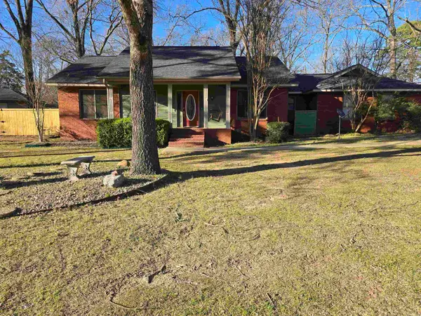 100 Clairmoor Court, Hot Springs, AR 71913