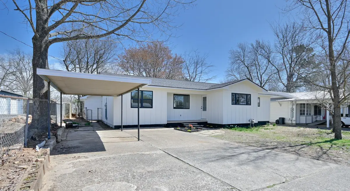 305 N Reine Street, Mena, AR 71953 - Image #1