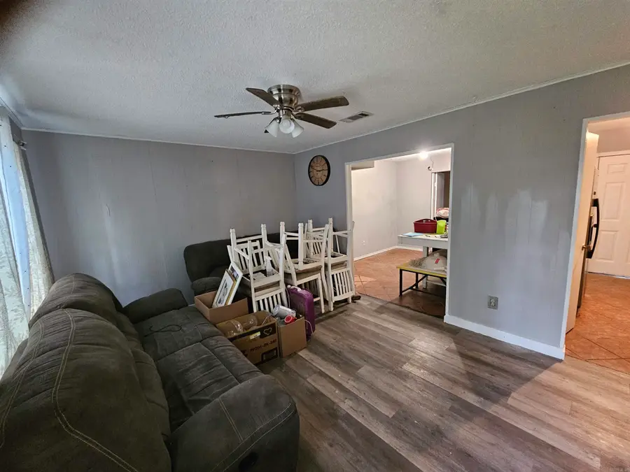 2015 W Ave E, Hope, AR 71801 - Image #2