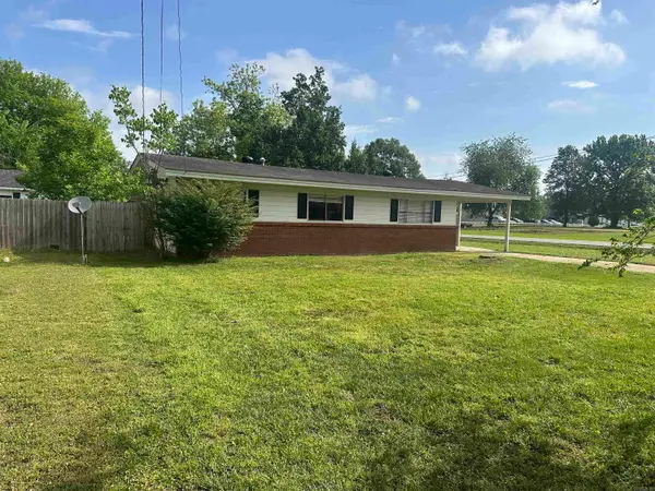 907 E 9th, Russellville, AR 72801