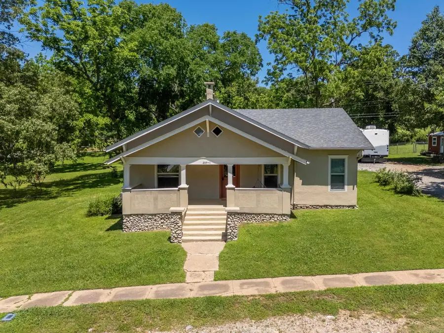 207 Combs Avenue, Cotter, AR 72626 - Image #3