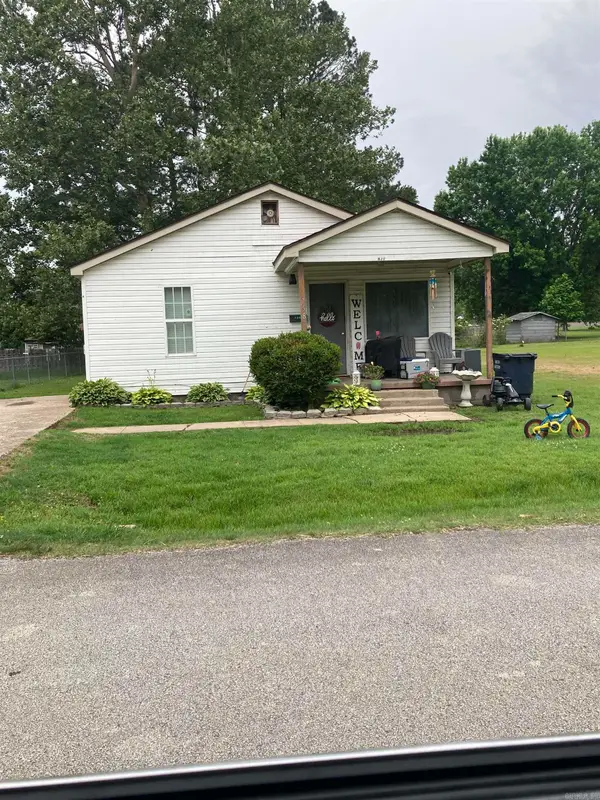 758 N Garfield Ave Avenue, Piggott, AR 72454