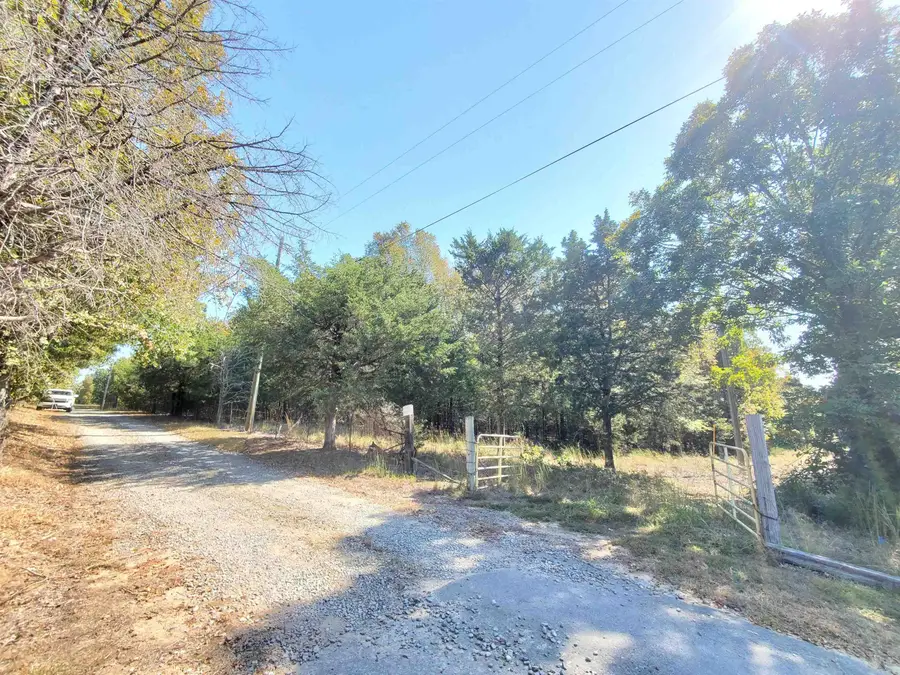 176 Double G Farm Road, Romance, AR 72136 - Image #2