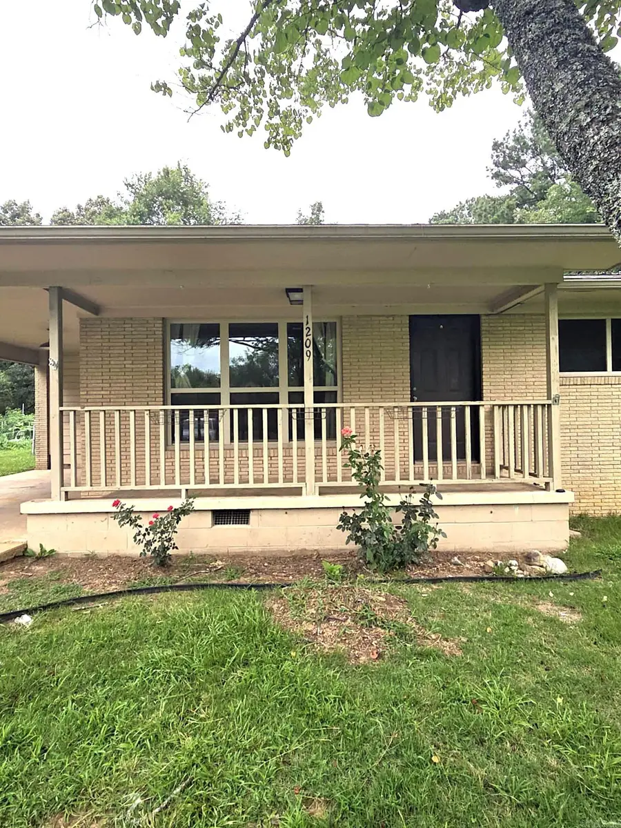 1209 Cole Ave, Mena, AR 71953 - Image #2