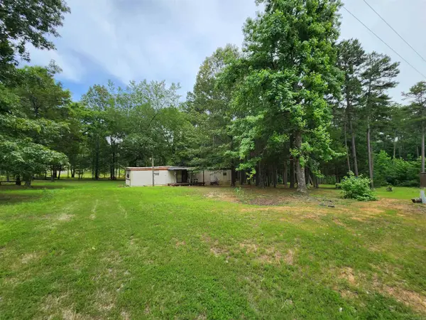 35 Pine Tree Road, Greers Ferry, AR 72067