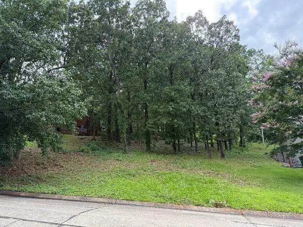 13800 Longtree Dr, Little Rock, AR 72212