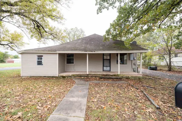 807 Walnut, Conway, AR 72032