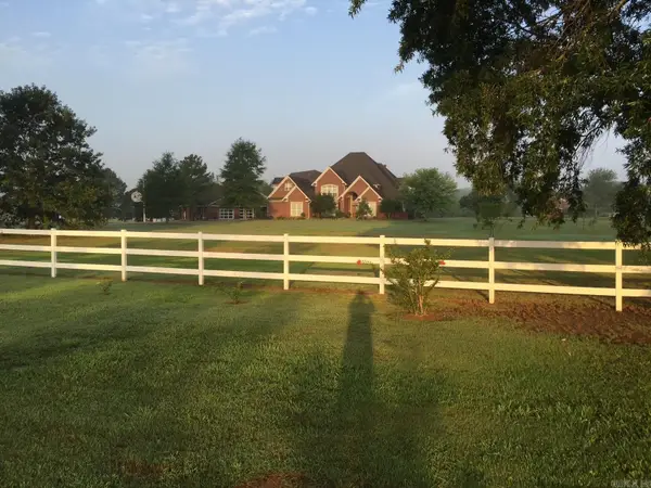 27 Westin Drive Drive, Conway, AR 72034