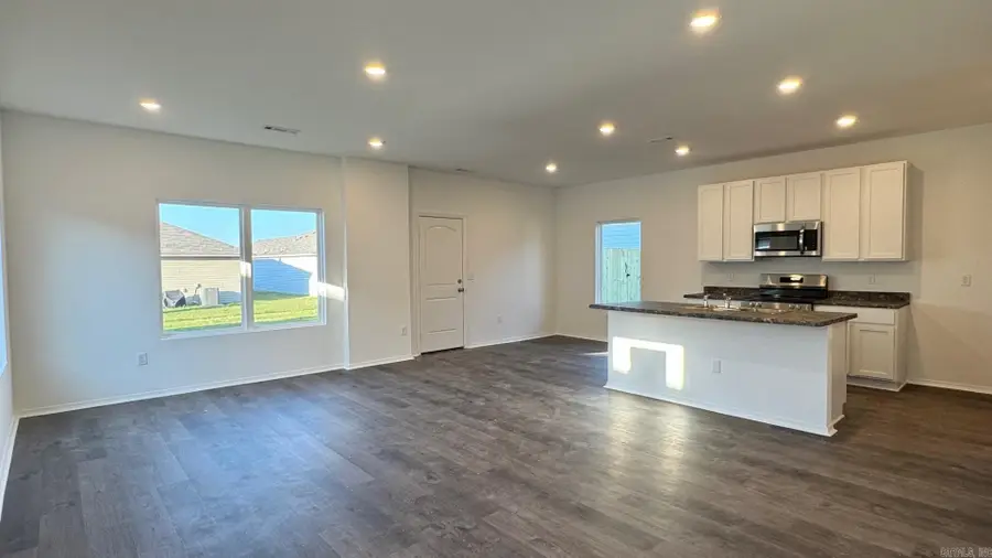 10413 Marilyn Drive, Little Rock, AR 72113 - Image #2