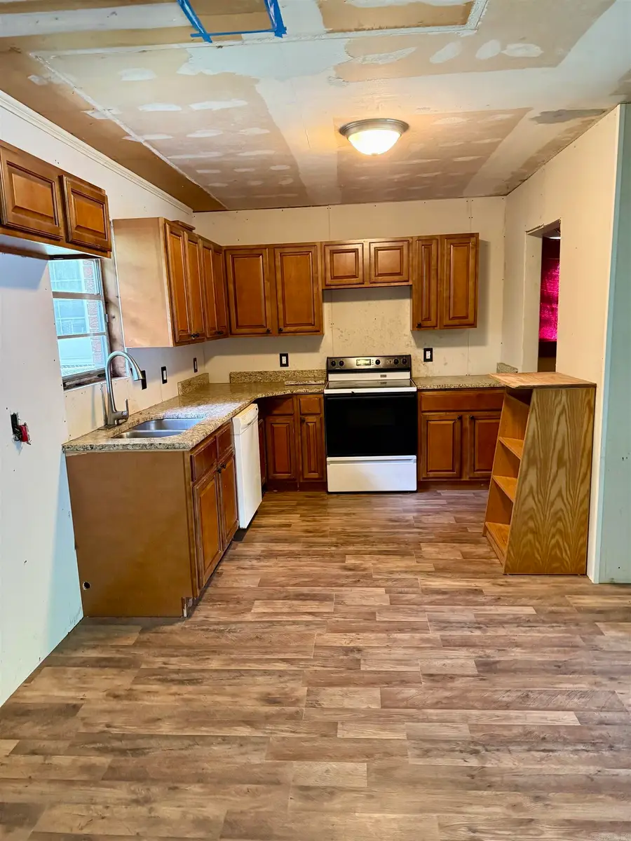 203 Lary Street, Hot Springs, AR 71913 - #2