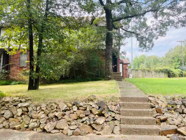 55 Falling Creek Dr, North Little Rock, AR 72114