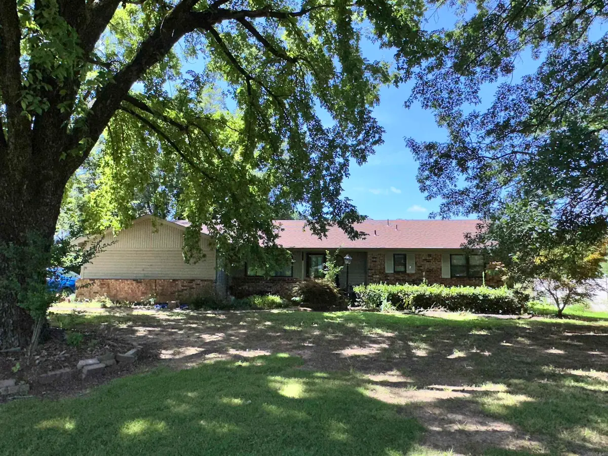 2605 W Commercial Street, Ozark, AR 72949 - Image #1