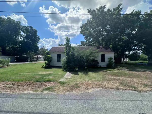 387 S Garfield Avenue, Piggott, AR 72454