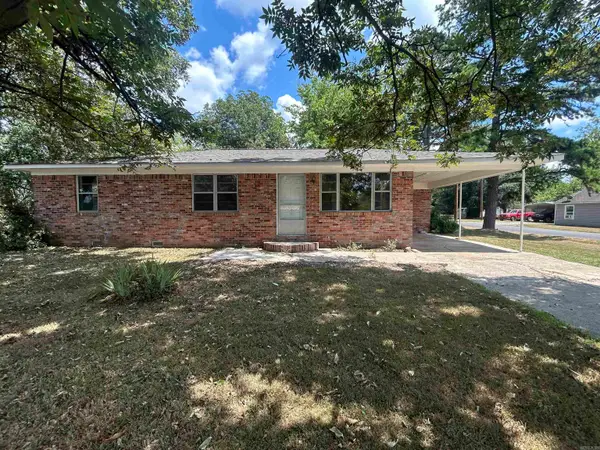 1102 N Lowe St, Stuttgart, AR 72160