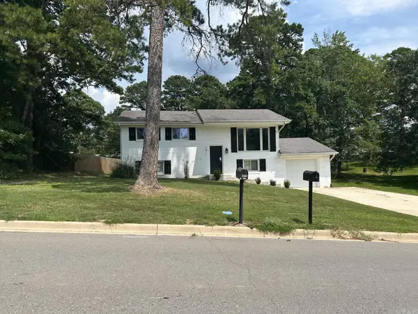 1811 E Lakeview, Benton, AR 72015