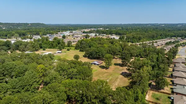 17 & 21 Snowden Circle, Greenbrier, AR 72058