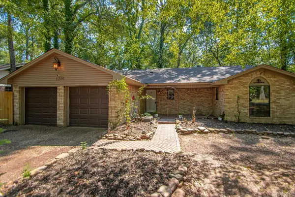 1240 Salem Road, Conway, AR 72034