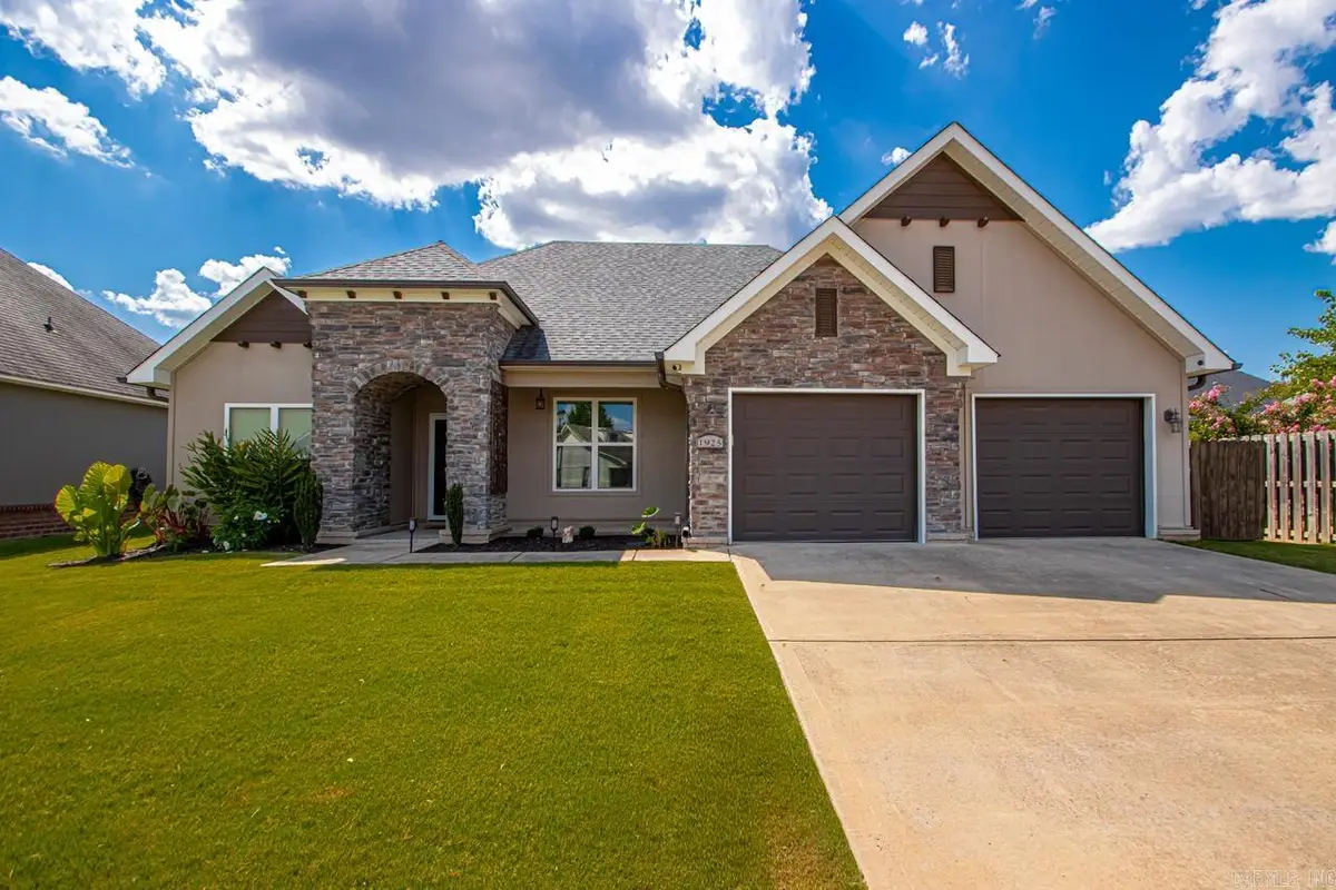 1925 Massee Gardens, Conway, AR 72034 - Image #1