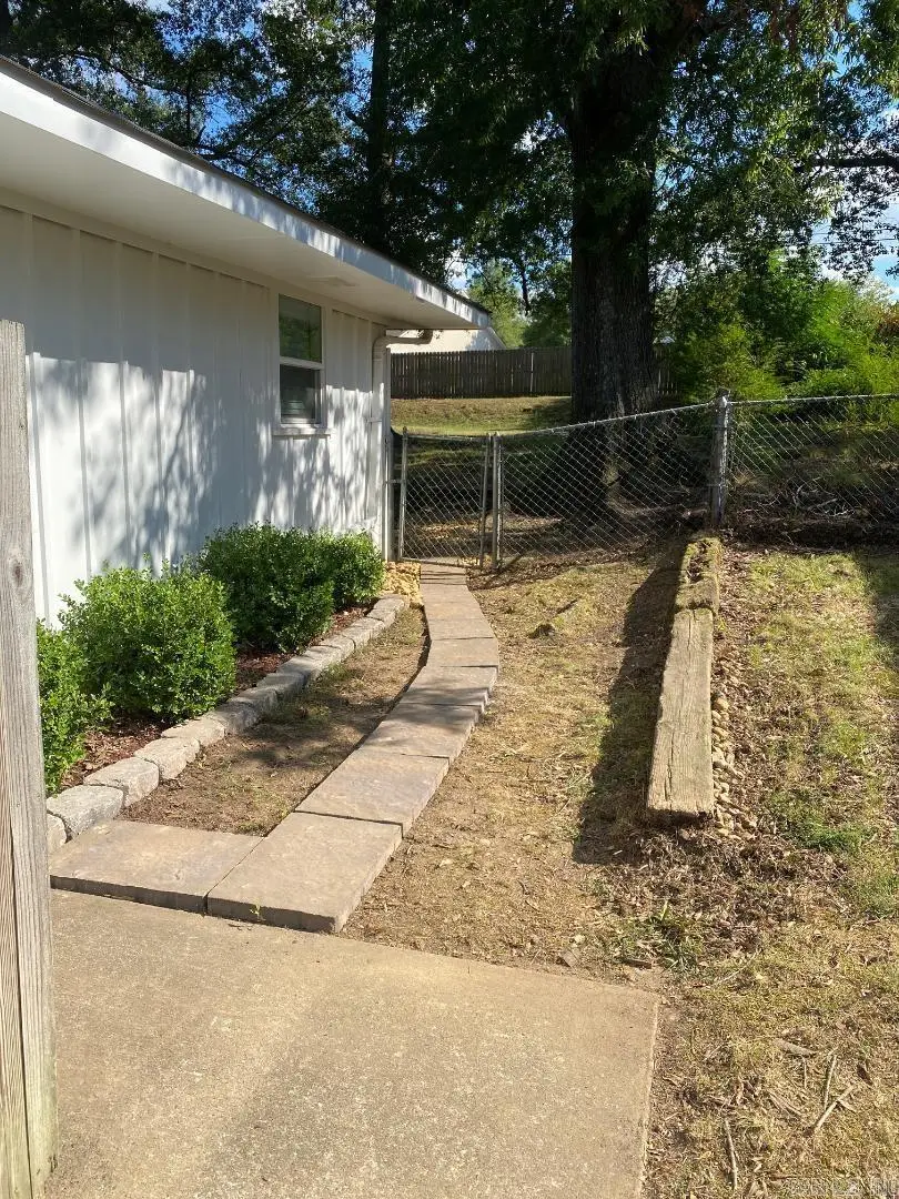 8815 Cloverhill, Little Rock, AR 72205 - Image #2